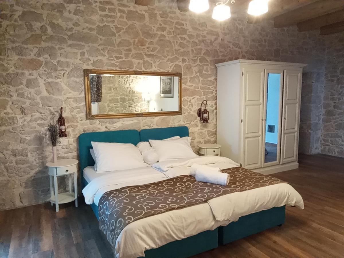 Boutique Vila Marijini Dvori Tribalj Exterior foto