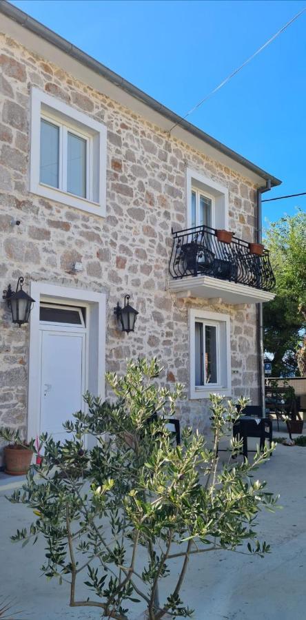 Boutique Vila Marijini Dvori Tribalj Exterior foto