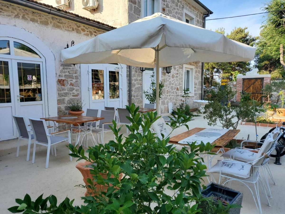 Boutique Vila Marijini Dvori Tribalj Exterior foto